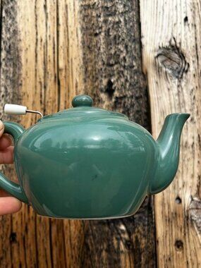 Sage Green Ceramic Teapot with Built-In Infuser - Loose Leaf Tea